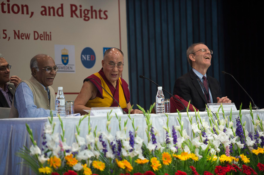 George Matthew, His Holiness the Dalai Lama and Carl Gershman, President of the National Endowment for Democracy during a question and answer session after His Holiness's address at the India International Centre in New Delhi, India on March 23, 2015. (Photo courtesy/Tenzin Choejor/OHHDL)