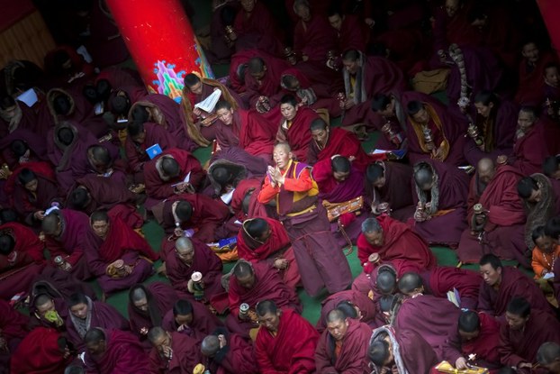 Monks and nuns listen to a sermon at a sutra hall in Kardze, in Sichuan province, Nov. 20, 2012. (Photo courtesy: RFA)