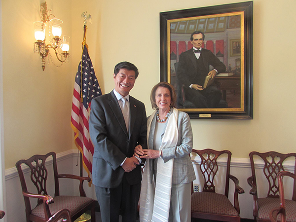 Sikyong Dr. Lobsang Sangay with Ms. Nancy Pelosi, Minority Leader of US House of Representatives and Former House Speaker. (Photo courtesy: tibet.net)