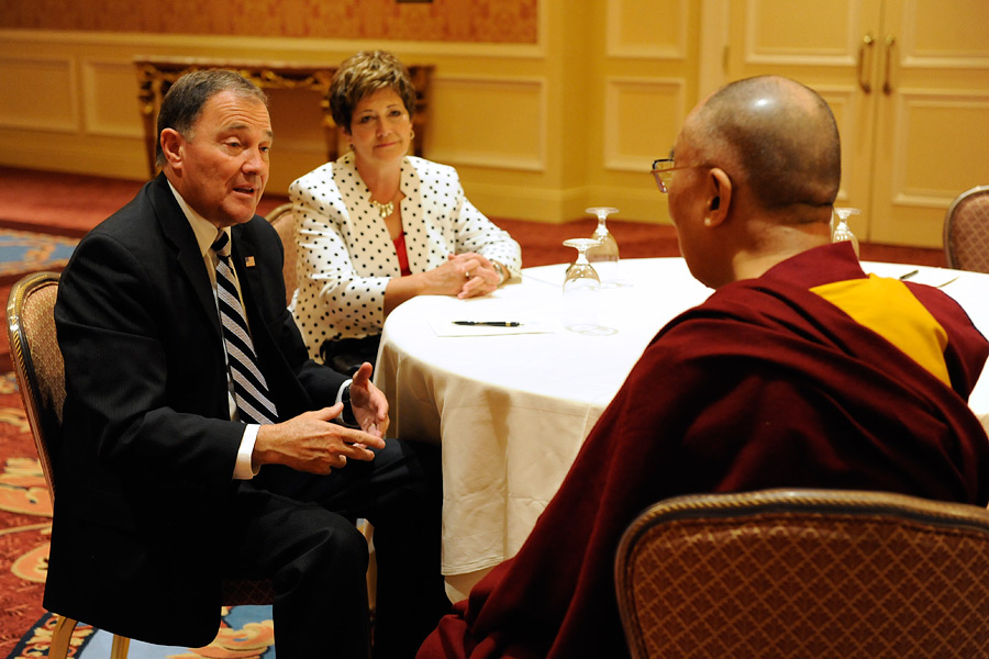 His Holiness the Dalai Lama talking to the Governor of Utah Gary Herbert and his wife in Salt Lake City, Utah on June 21, 2016. (Photo courtesy/Thom Gourley)