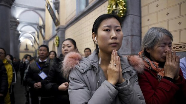 Chinese worshipers attend Christmas Eve mass at a Catholic church in Beijing, on December 24, 2016. (Photo courtesy: RFA)