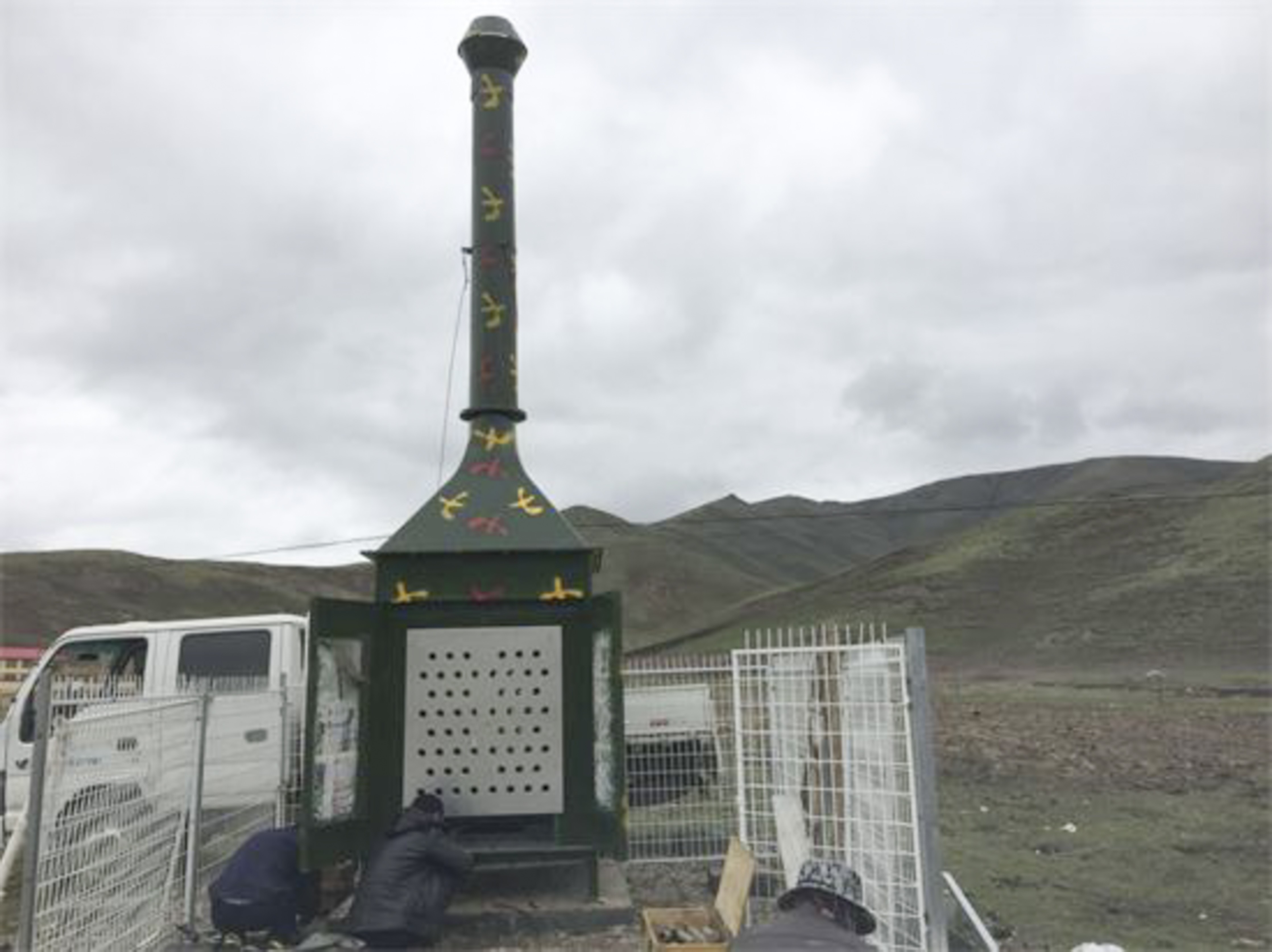 Fuel-burning chamber deployed on the Tibetan mountains. (Photo courtesy: SCMP)