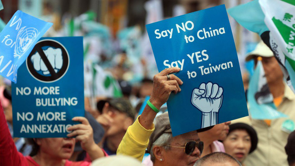 Thousands of Taiwan independence campaigners rallied in Taipei on Saturday demanding President Tsai Ing-wen allow a referendum to decide whether the self-ruled island should break from mainland China. (Photo courtesy: SCMP)