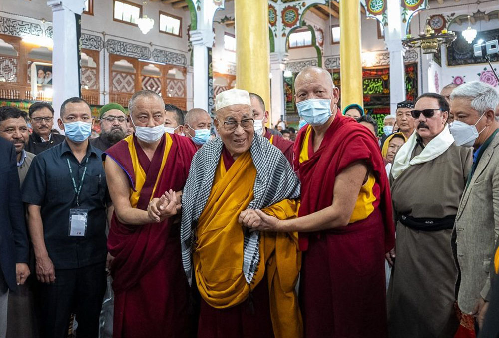 Sunni, Shia Muslims of Ladakh host joint-reception for Dalai Lama