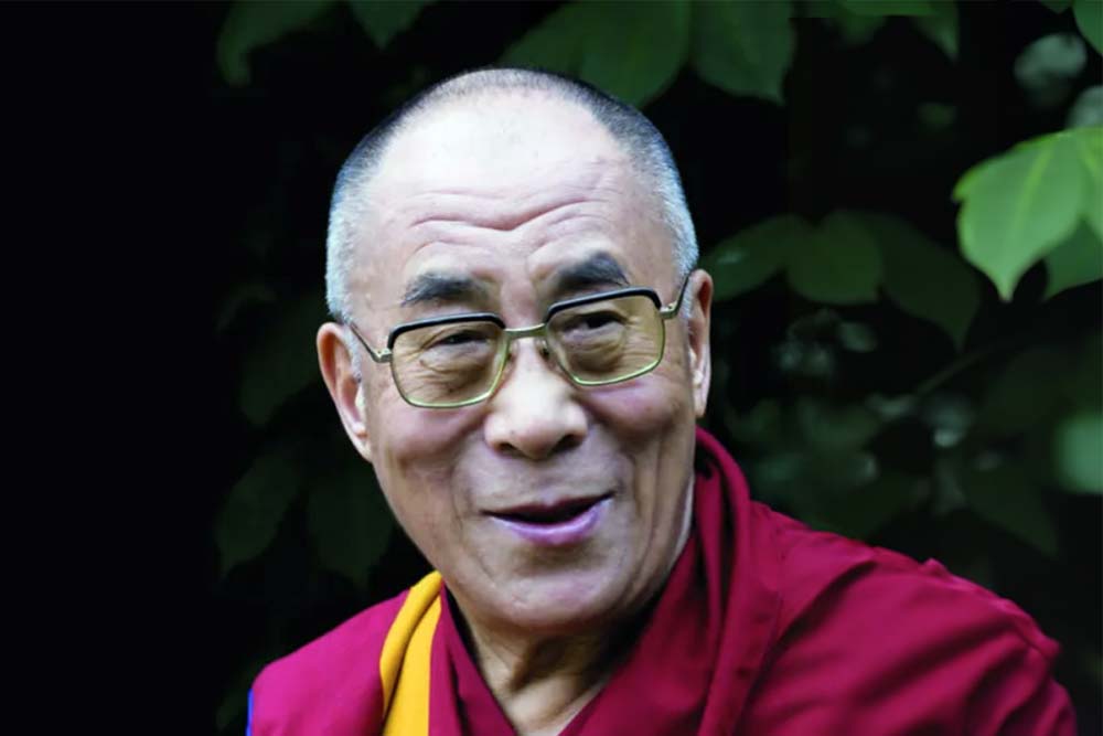 Union minister invites Dalai Lama to major int’l Buddhist event in Mumbai this month