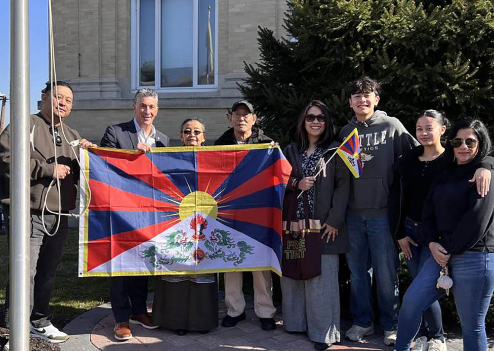 China fails to stop New Jersey Township Mayor from raising Tibetan flag to celebrate Losar