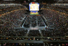 Capacity crowd of 17,000 attend long-life prayers offering to Dalai Lama in New York