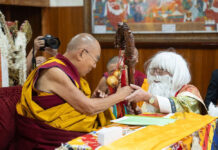 Dalai Lama teaches, offered long-life prayers by Taiwanese devotees; event draws 7,000 people