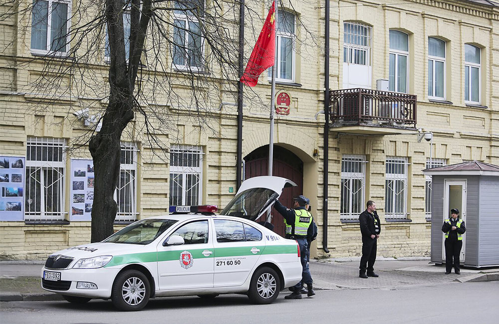 Pro-Taiwan Lithuania expels three Chinese diplomats