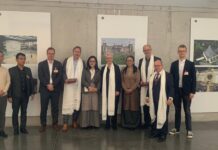 Lawmaker hosts visiting Tibetans’ briefing in German parliament building