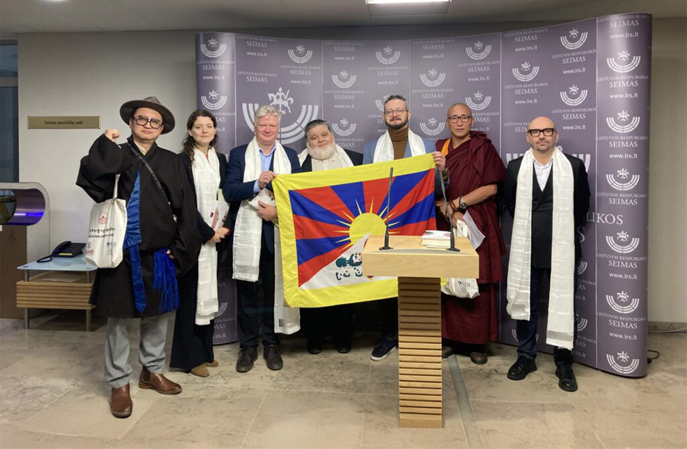 Chinese propagandists visit Europe in apparent counter to Tibetan advocacy drive