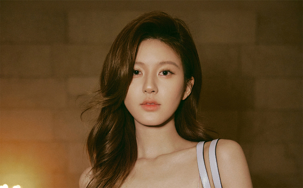 Chinese actress takes up Tibet charity after recovery from depression, netizens divided on her intention