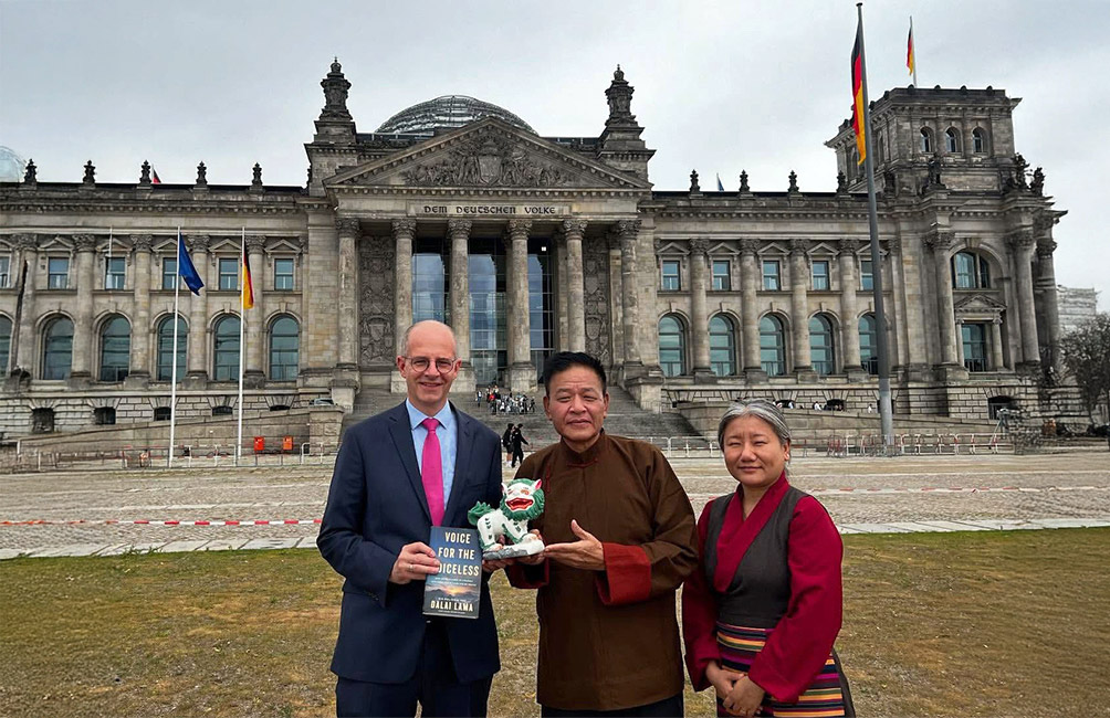 Tibetan Sikyong stated to have met with high-level German Foreign Office officials