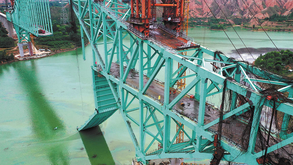 Update: 12 dead, 4 missing after bridge-collapse on a key project of Sichuan-Qinghai Railway