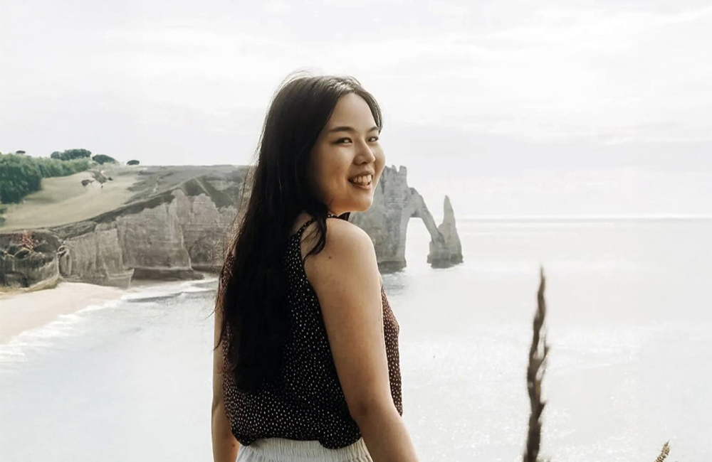 Overseas Chinese student who advocated Tibet dialogue held in solitary confinement while visiting home