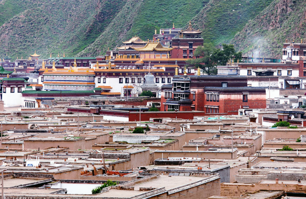 China conducts Dalai Lama pictures-raid at top monastery outside Tibet Autonomous Region