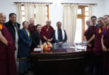 Exile Tibetan leaders call on Himachal leaders during winter state legislature meet