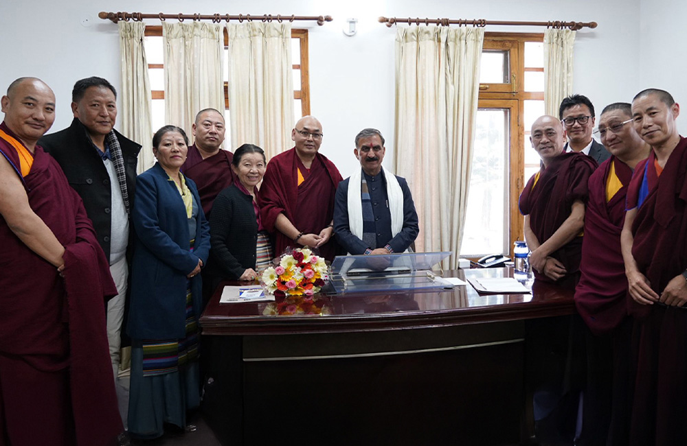 Exile Tibetan leaders call on Himachal leaders during winter state legislature meet