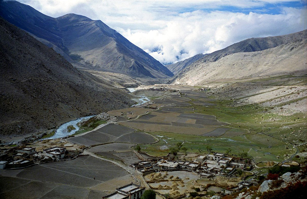 When Science Touches a Wound: Be–Nb–Ta Mineralization and Displacement in Nyalam, Southern Tibet